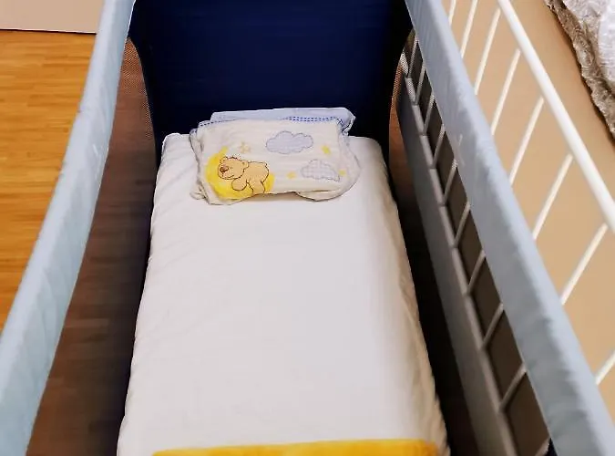 Near Fair And In Few Min, With Garden Apartman