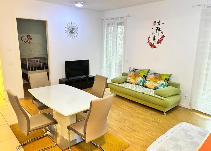 Near Fair And In Few Min, With Garden פרנקפורט