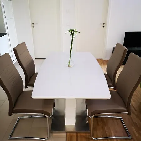 Near Fair And In Few Min, With Garden * フランクフルト