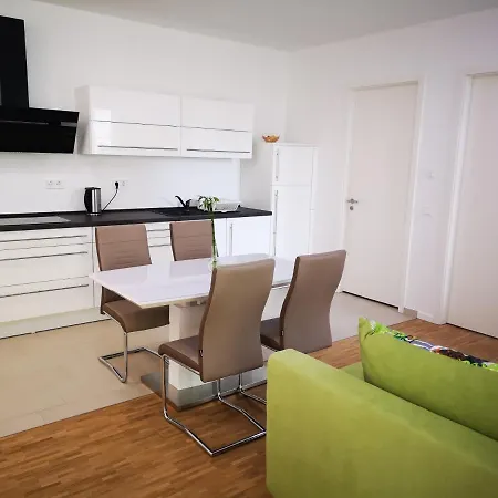 Near Fair And In Few Min, With Garden アパート フランクフルト